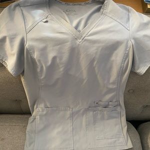Women’s scrubs shirt